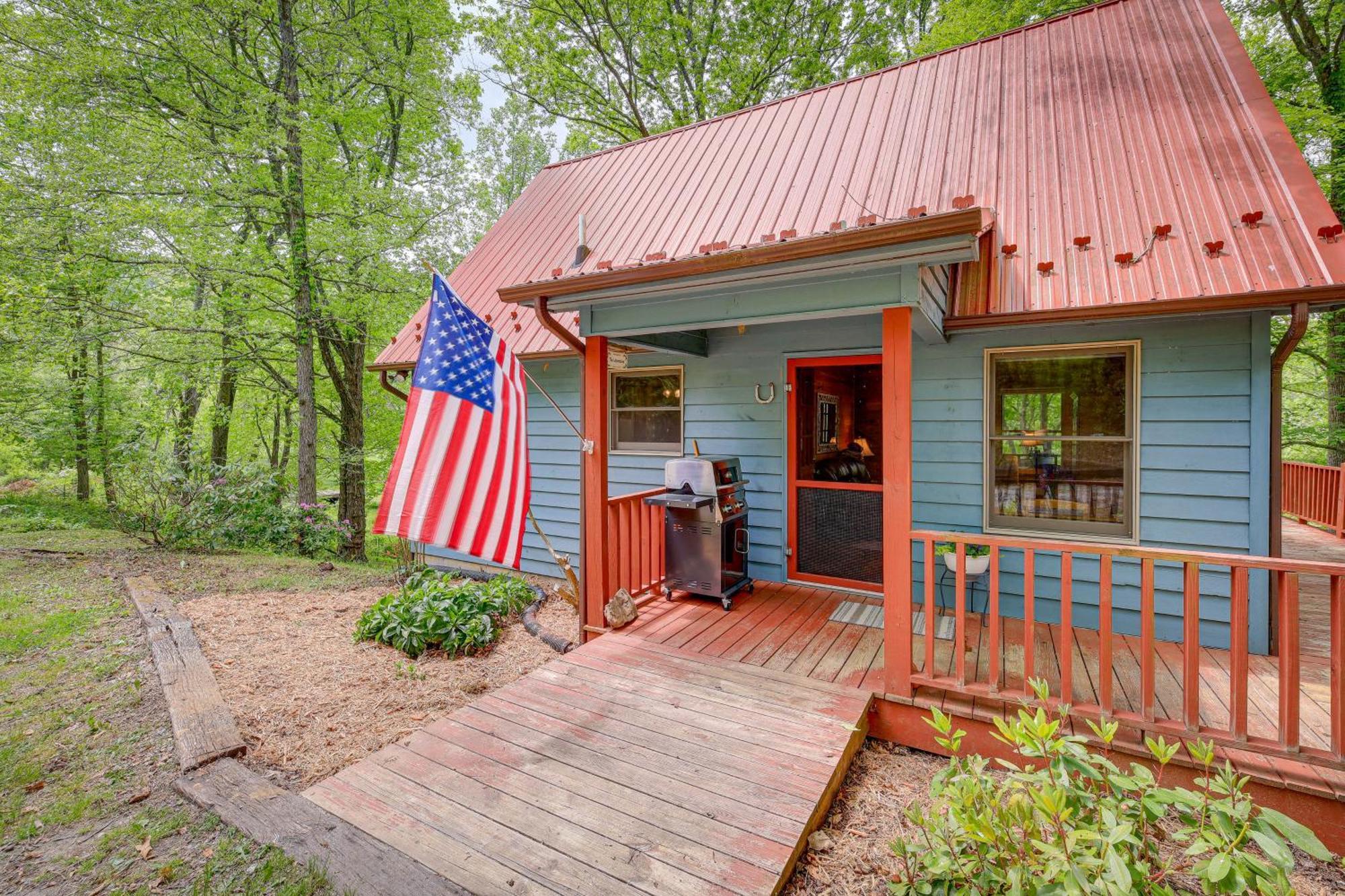 Quaint Blue Ridge Cabin Rental With On-Site Stream! Sparta Eksteriør billede