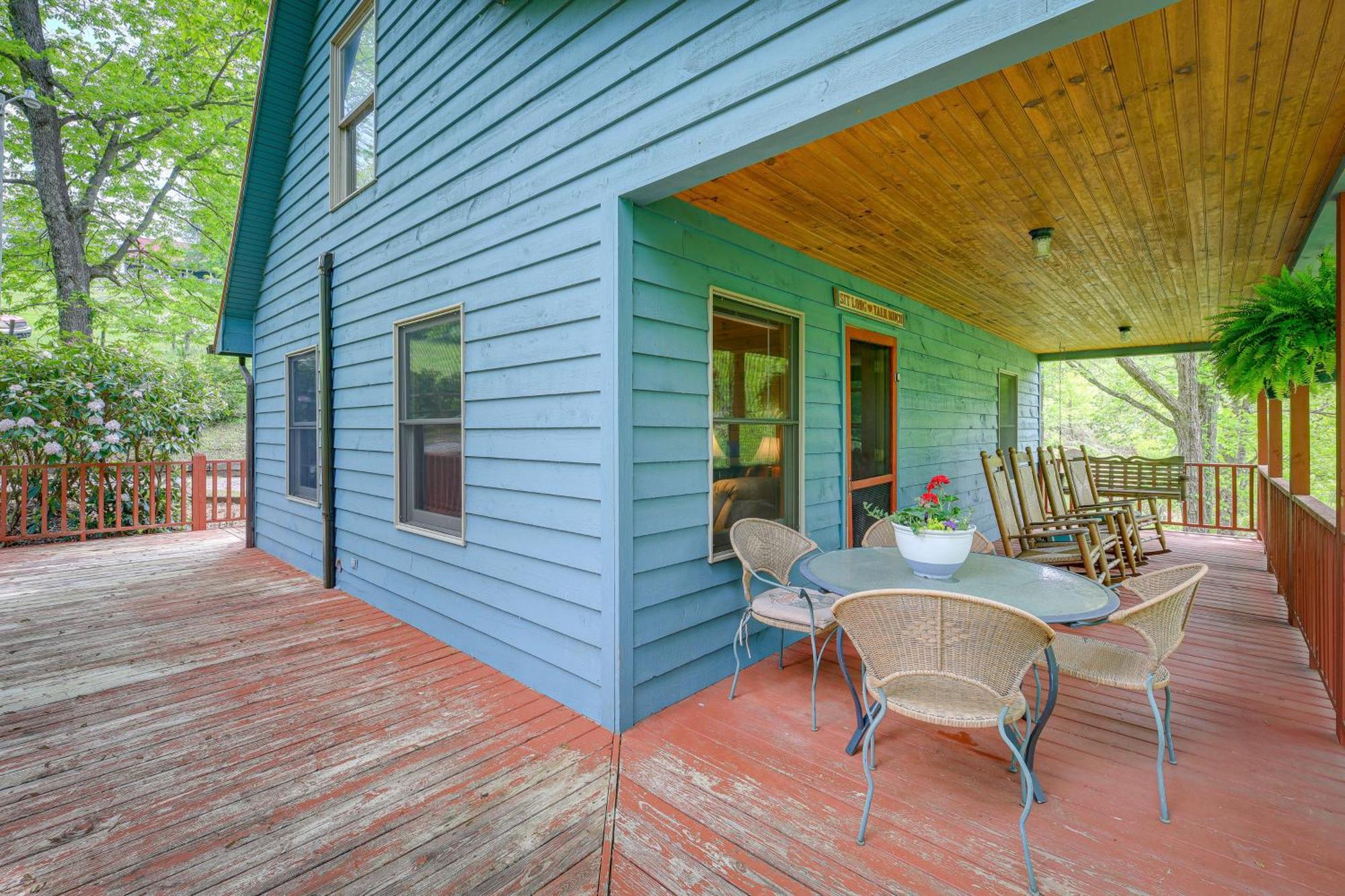 Quaint Blue Ridge Cabin Rental With On-Site Stream! Sparta Eksteriør billede
