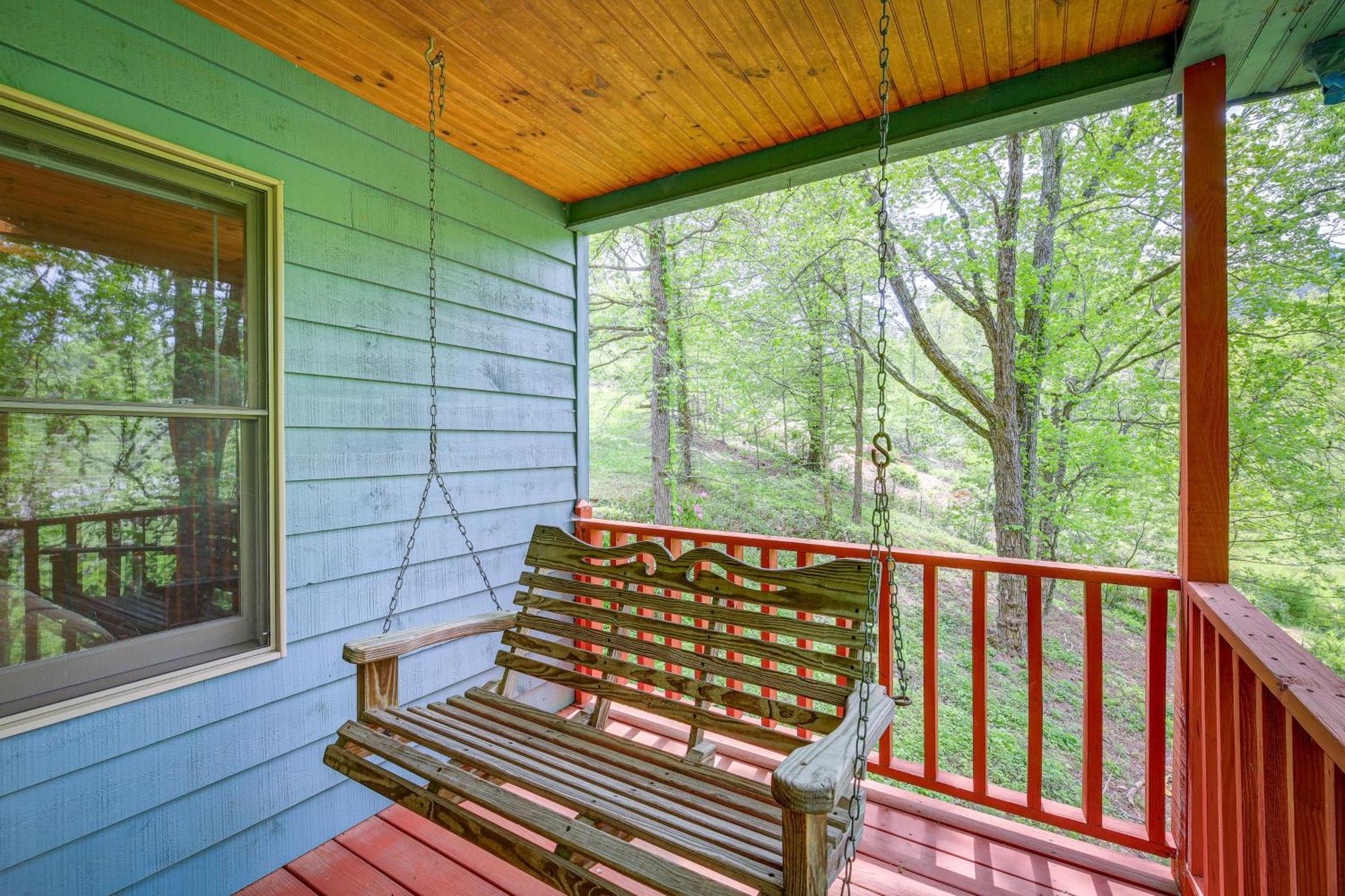 Quaint Blue Ridge Cabin Rental With On-Site Stream! Sparta Eksteriør billede