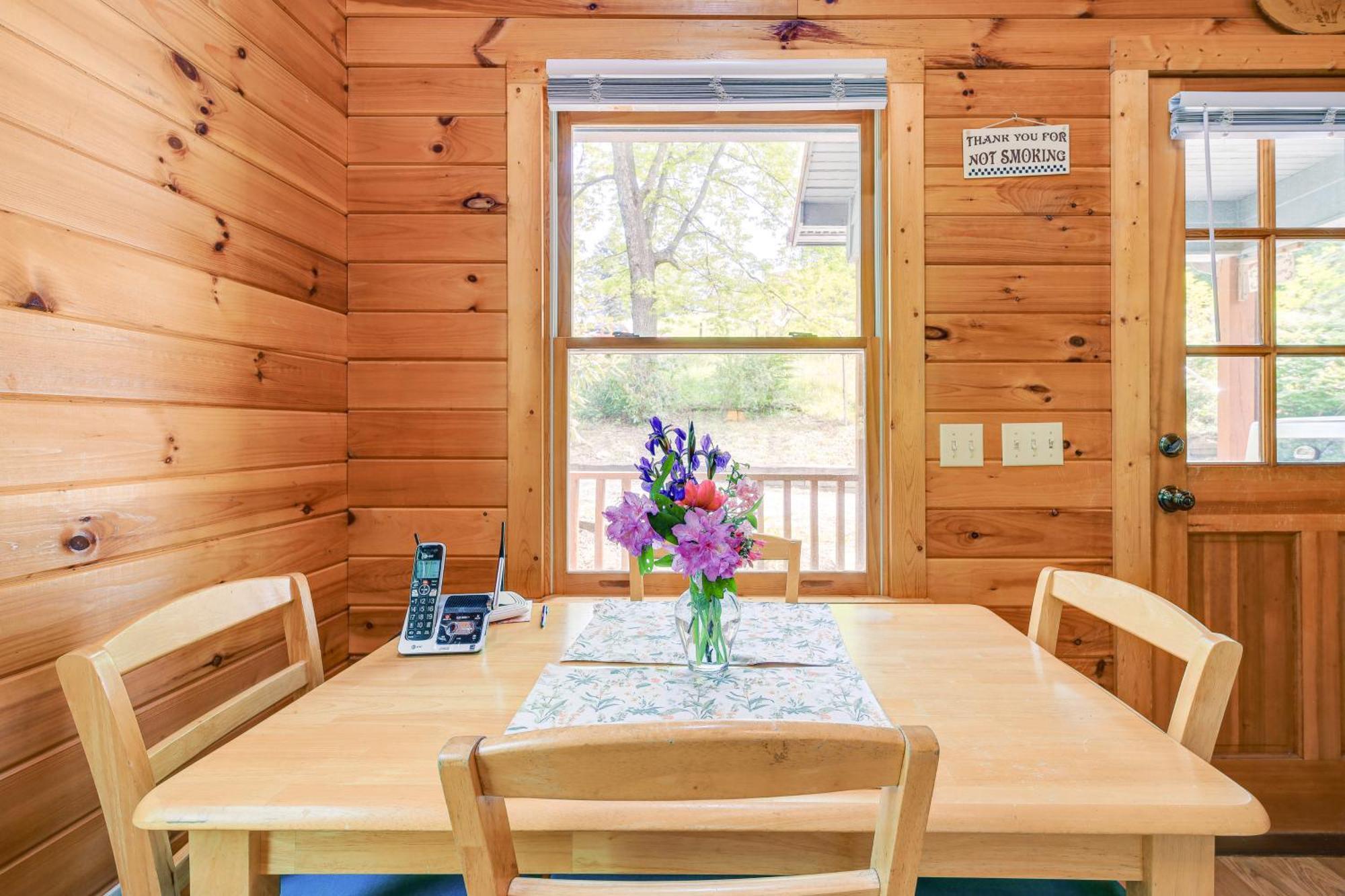 Quaint Blue Ridge Cabin Rental With On-Site Stream! Sparta Eksteriør billede