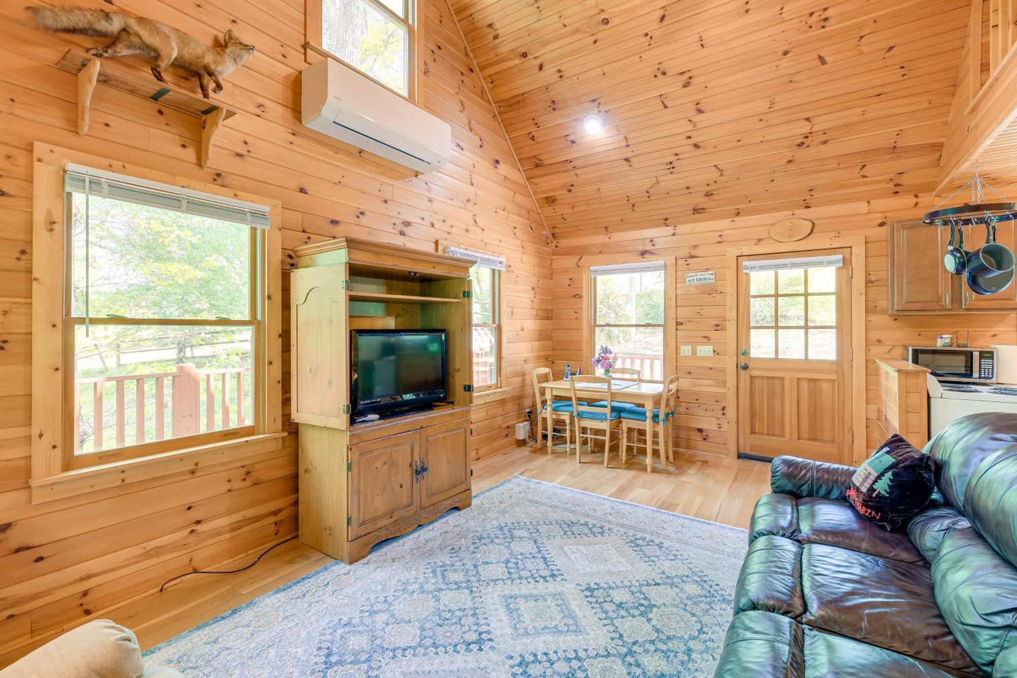 Quaint Blue Ridge Cabin Rental With On-Site Stream! Sparta Eksteriør billede